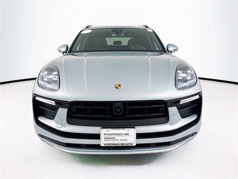 Certified 2025 Porsche Macan image 5