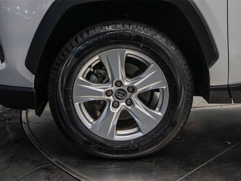 Used 2020 Toyota RAV4 XLE image 9