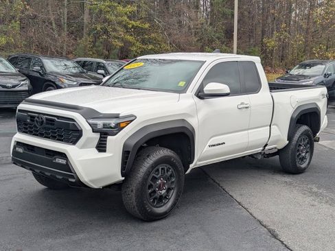 Used 2024 Toyota Tacoma SR5 image 3