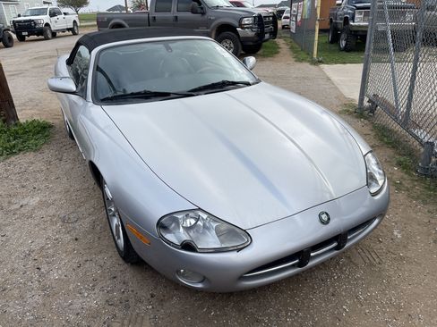 Used 2001 Jaguar XK8 Convertible image 1