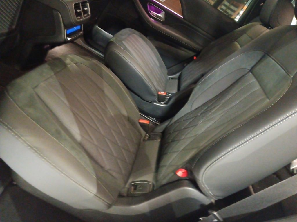 Used 2024 Mercedes-Benz GLS 63 AMG 4MATIC image 7