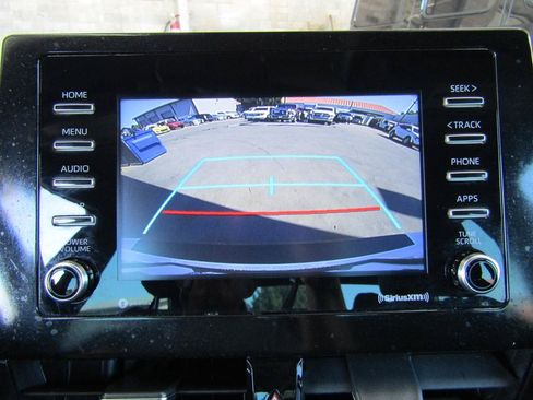 Used 2021 Toyota Camry SE FWD image 17
