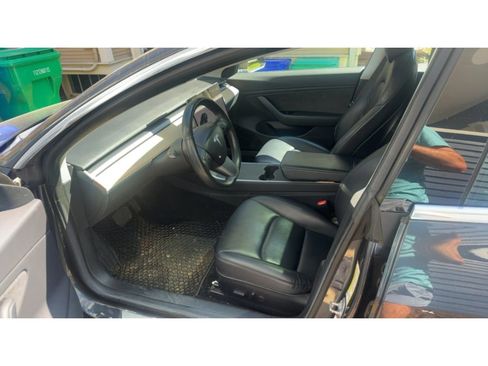 Used 2018 Tesla Model 3 Long Range RWD image 5
