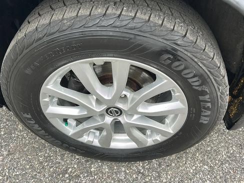 Used 2019 Nissan Rogue SV AWD/4WD image 28