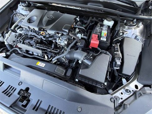 Used 2022 Toyota Camry SE image 28