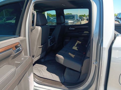 Used 2023 Chevrolet Silverado 1500 High Country w/ High Country Premium Package AWD/4WD image 15