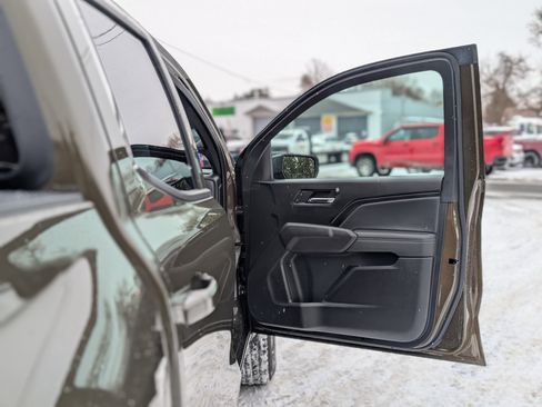 Used 2023 Chevrolet Colorado LT w/ LT Convenience Package II image 39