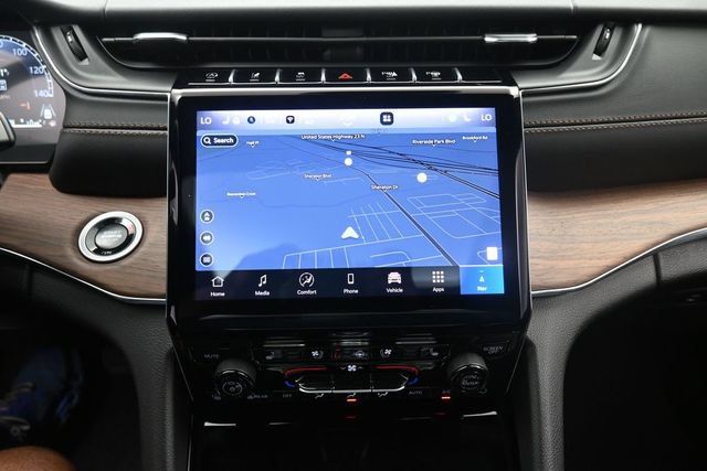Used 2025 Jeep Grand Cherokee Summit AWD/4WD image 11