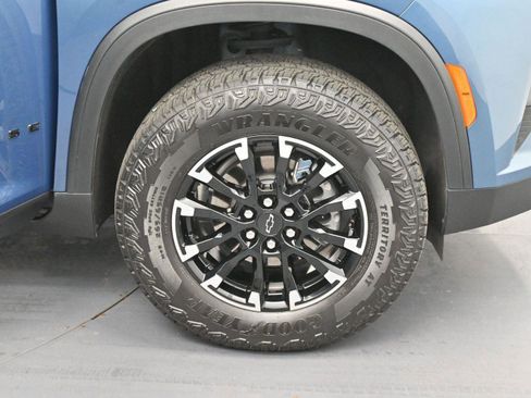 Used 2025 Chevrolet Traverse Z71 w/ Driver Confidence Package image 11