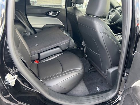 New 2026 Jeep Compass Limited image 13