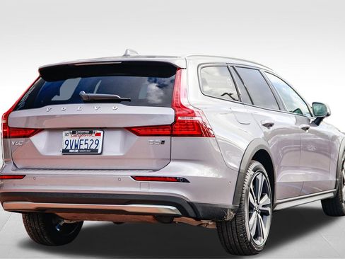 Certified 2026 Volvo V60 B5 Cross Country Plus w/ Climate Package image 7