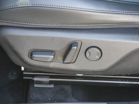 Certified 2025 Kia Niro EX FWD image 22