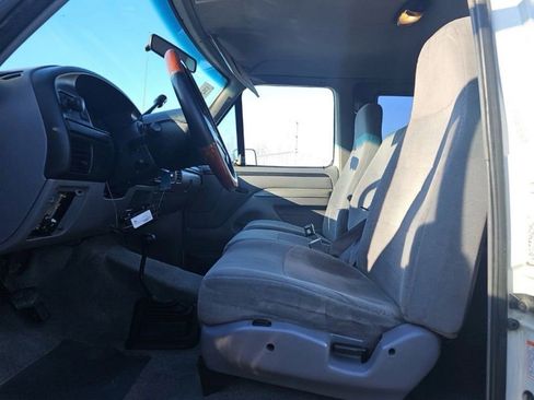 Used 1996 Ford F250 XLT image 5