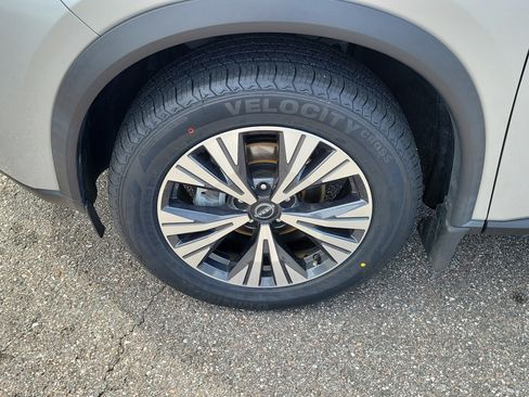 Used 2022 Nissan Rogue SV FWD image 35