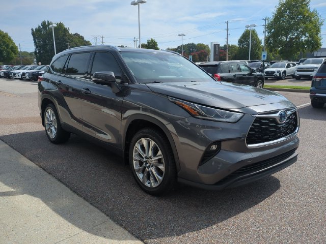 Used 2023 Toyota Highlander Limited FWD image 10