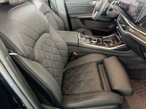 Used 2024 BMW X7 xDrive40i w/ Executive Package image 30