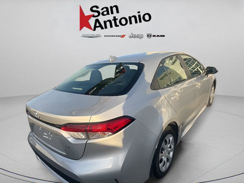 Used 2022 Toyota Corolla LE FWD image 15