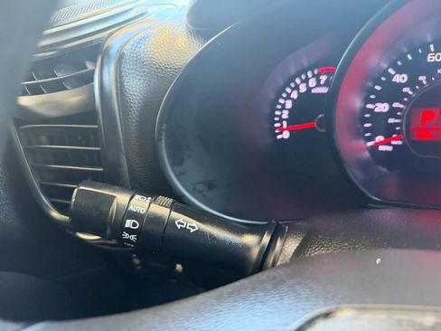 Used 2019 Kia Soul FWD image 12