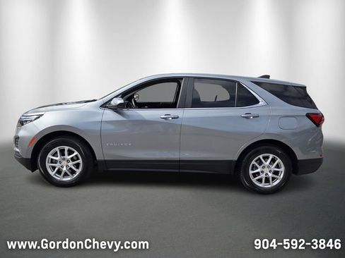 Used 2023 Chevrolet Equinox LT image 2