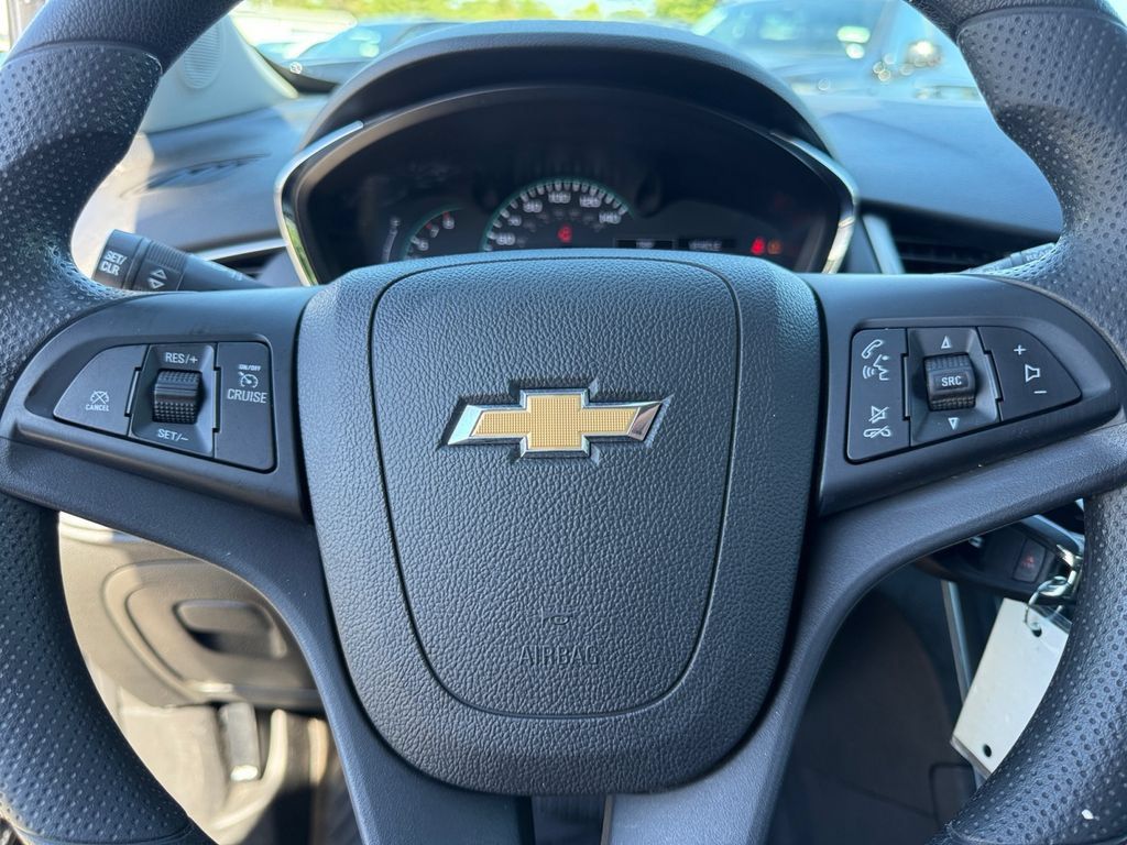 Used 2020 Chevrolet Trax LS w/ Tint and Cruise Package FWD image 18