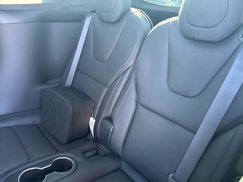 Used 2022 Tesla Model X image 18