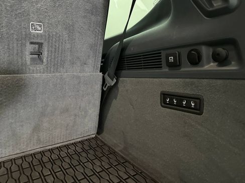 Used 2024 Jeep Grand Wagoneer Series III AWD/4WD image 17