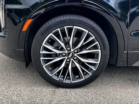 Used 2024 Cadillac XT4 Sport AWD/4WD image 7