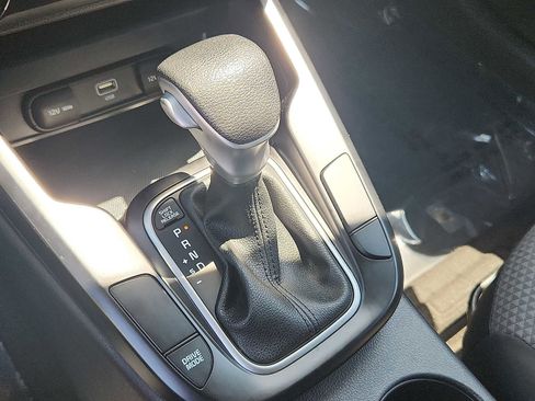 Used 2023 Kia Soul LX w/ LX Technology Package FWD image 14