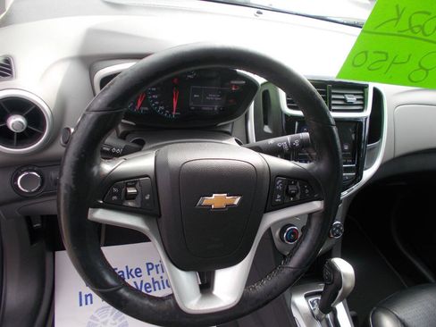 Used 2018 Chevrolet Sonic Premier FWD image 7