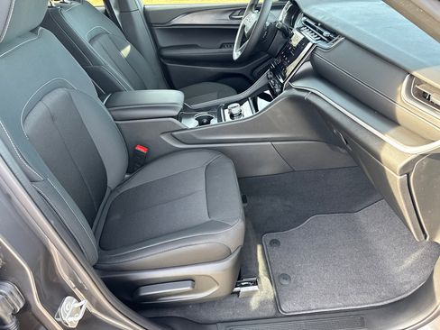 New 2025 Jeep Grand Cherokee Laredo w/ MOPAR Finishing Package image 13