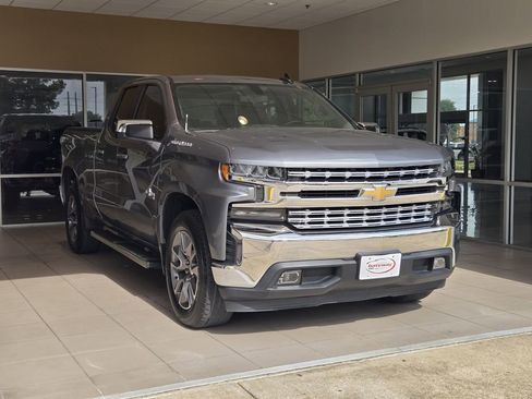 Used 2019 Chevrolet Silverado 1500 LT w/ Texas Edition RWD image 3