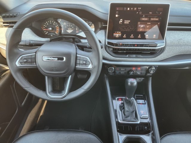 Used 2024 Jeep Compass Latitude AWD/4WD image 27