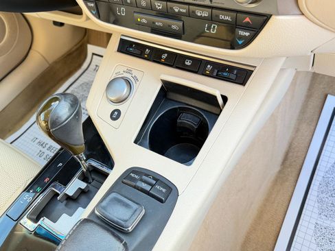 Used 2015 Lexus ES 350 w/ Luxury Package FWD image 52