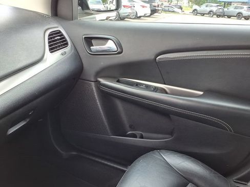 Used 2017 Dodge Journey Crossroad w/ Popular Equipment Group FWD image 8