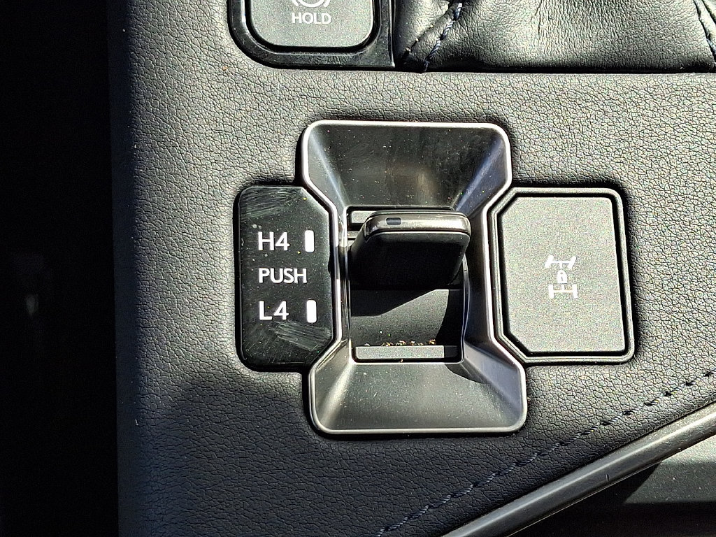 Used 2024 Lexus GX 550 w/ Accessory Package (2T) AWD/4WD image 25