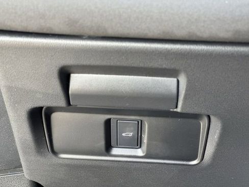 Used 2024 Land Rover Range Rover Evoque Dynamic SE image 16