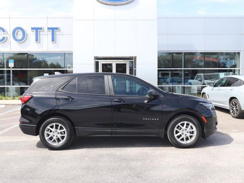 Used 2024 Chevrolet Equinox LS FWD image 17
