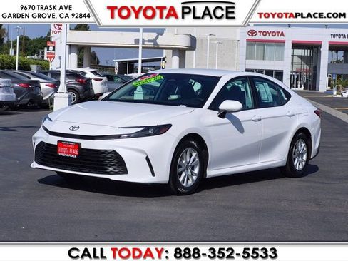 Used 2025 Toyota Camry LE FWD image 1