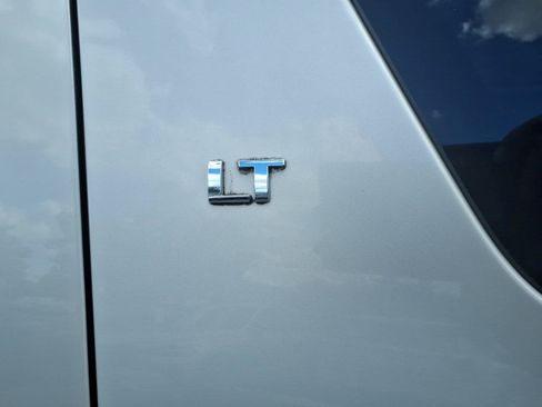 Used 2008 Chevrolet Suburban LT w/ LT Preferred Equipment Group AWD/4WD image 7