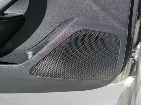 Used 2021 Toyota Corolla LE FWD image 25
