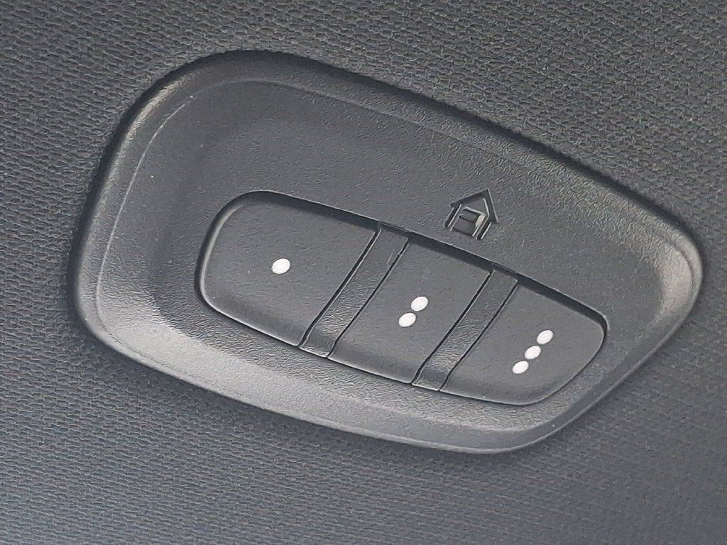 Used 2023 RAM 1500 Laramie AWD/4WD image 27