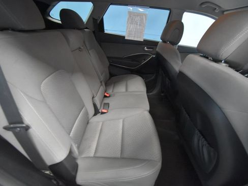 Used 2017 Hyundai Santa Fe SE FWD image 27