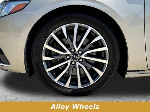 Used 2017 Lincoln Continental Select w/ Climate Package FWD image 33