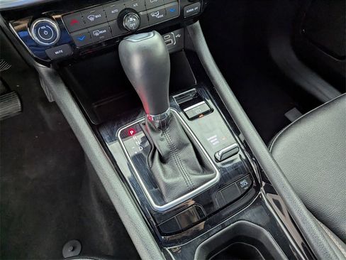 Certified 2024 Jeep Compass Limited image 25