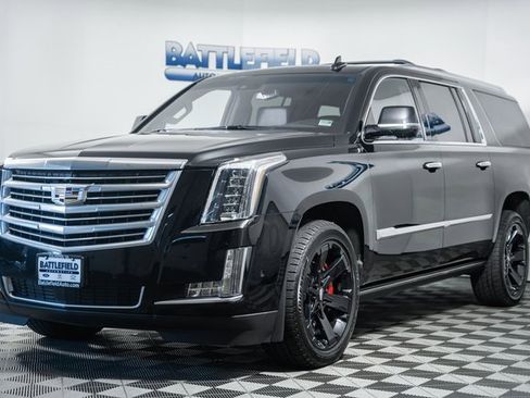 Used 2018 Cadillac Escalade ESV Platinum image 3