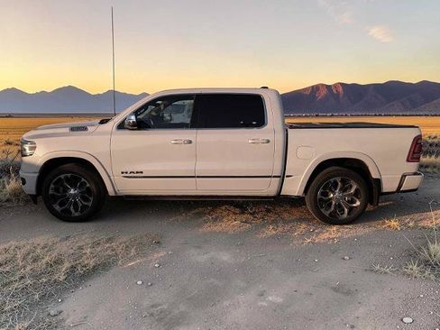 Used 2023 RAM 1500 Limited w/ Body-Colour Bumper Group AWD/4WD image 3