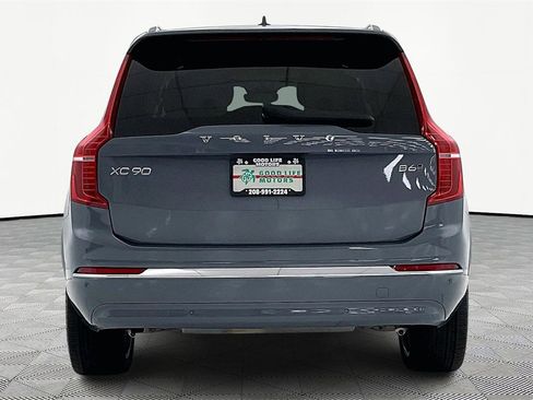 Used 2023 Volvo XC90 B6 Plus image 5