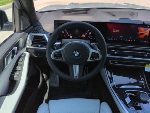 New 2026 BMW X5 xDrive40i w/ M Sport Package AWD/4WD image 16