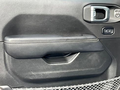 Used 2022 Jeep Gladiator Overland w/ Trailer Tow Package image 29