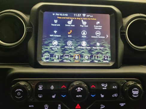 Used 2018 Jeep Wrangler Unlimited Sahara w/ Dual Top Group AWD/4WD image 25